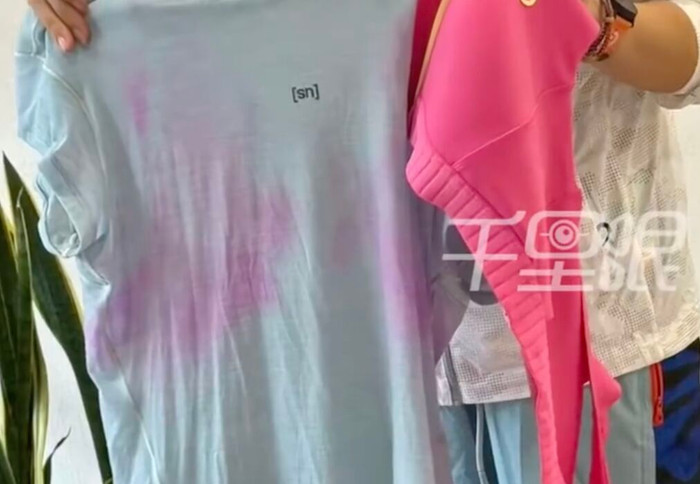 Tham gia cuộc thi chạy, người phụ nữ 'ngượng chín mặt' vì áo lót bỗng đổi màu lạ thường Ảnh 2