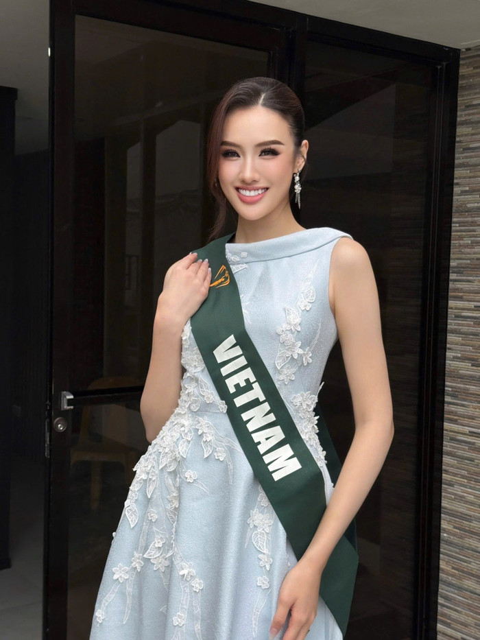 Cô hiện là sinh viên, có kỹ năng ngoại ngữ lưu loát. (Ảnh FBNV)