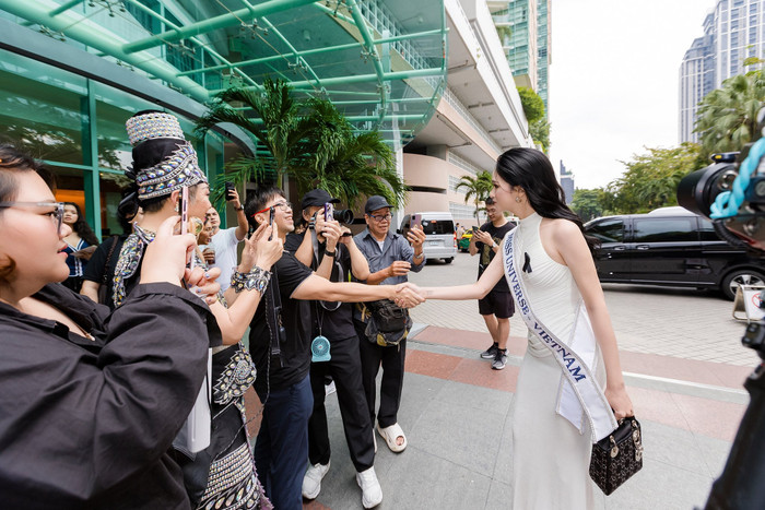 Mẫu túi được Hương Giang thường xuyên sử dụng trong những ngày đầu tiên ở cuộc thi. (Ảnh FBNV)