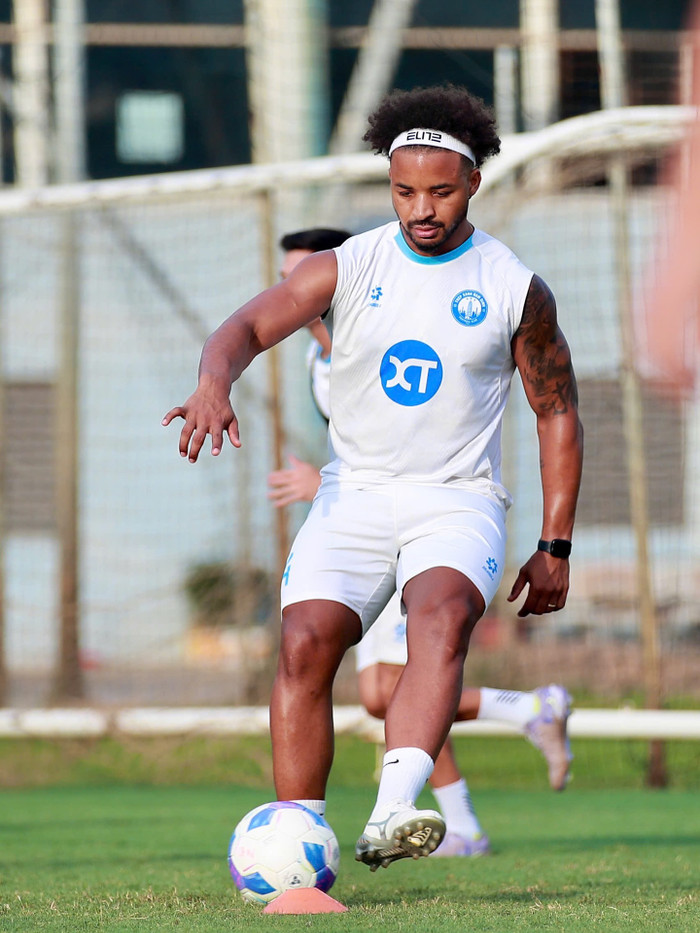 Cầu thủ Nguyễn Xuân Son. Ảnh: IGNV