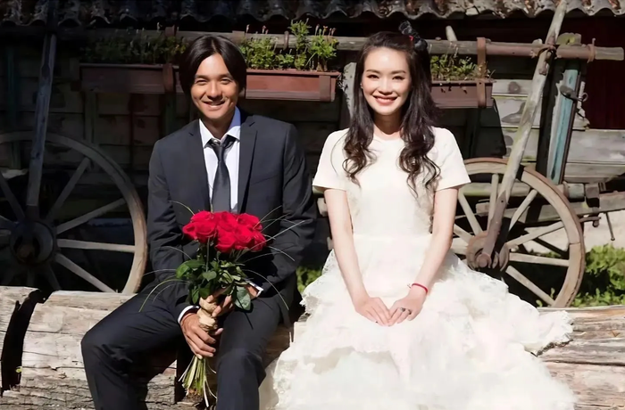 Thư Kỳ và chồng đang có cuộc sống hôn nhân hạnh phúc. Ảnh: QQ