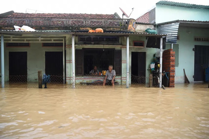 Nhà của hàng chục hộ dân xã Tuy An Bắc ở tỉnh&nbsp;Đắk Lắk bị ngập sâu. Ảnh: PLO