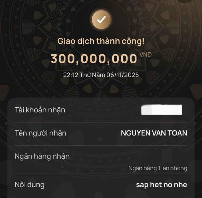 Hòa Minzy công khai hình ảnh chuyển khoản cho Văn Toàn kèm nội dung 'Sắp hết nợ nhé'. Ảnh: FBNV