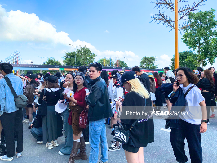 Fan G-Dragon 'bung xoã' cá tính thời trang