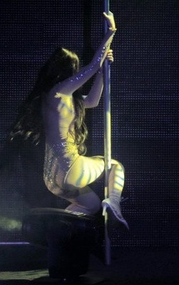 Mỹ nhân nổi tiếng showbiz Việt bị cấm diễn vì ăn mặc phản cảm, tình trạng hiện tại mới gây sốc Ảnh 4