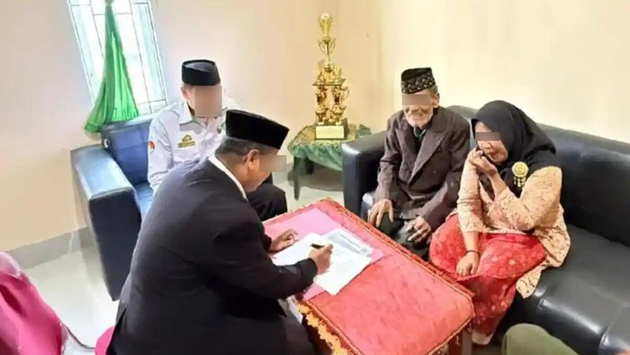 Ông cụ 110 tuổi cưới vợ 27 tuổi, bị cư dân mạng chỉ trích Ảnh 1