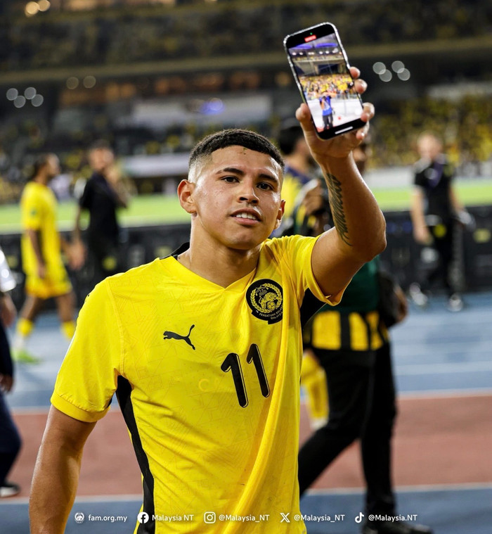 Machuca cũng lộ giấy khai sinh. Ảnh: Malaysia NT