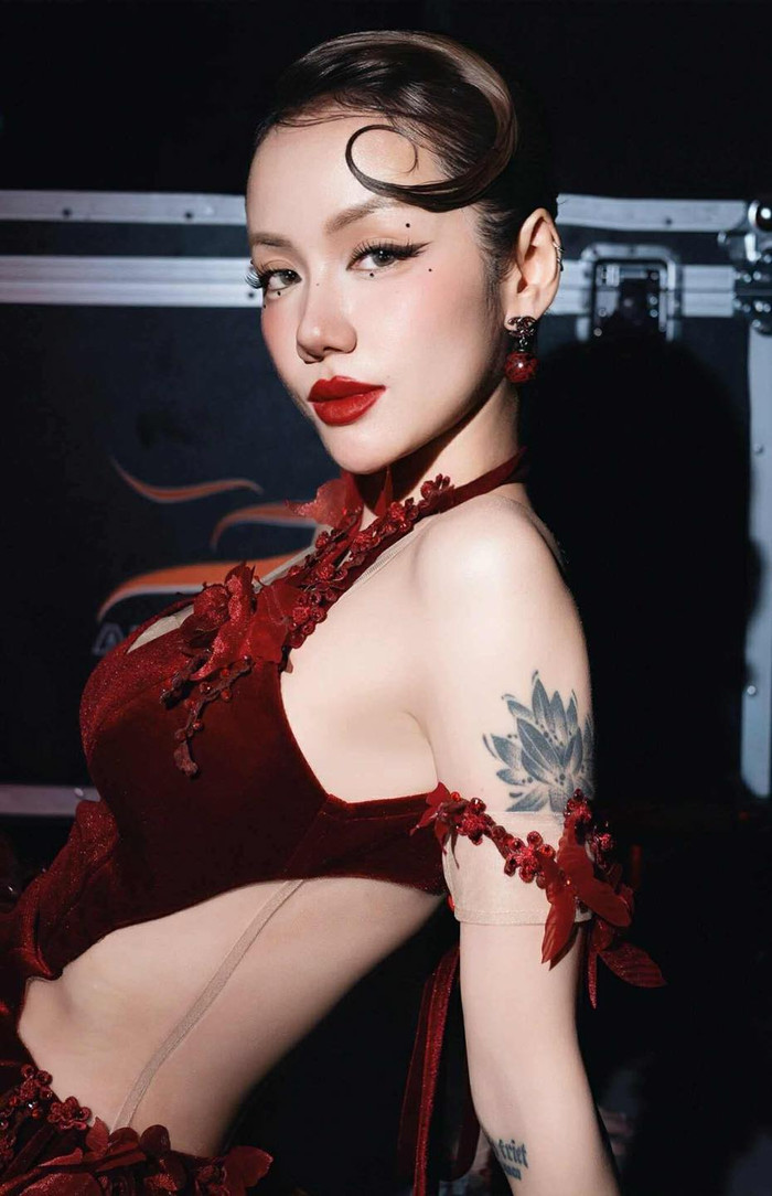 Mạng xã hội 'dậy sóng' với ca sĩ Phương Ly Ảnh 5