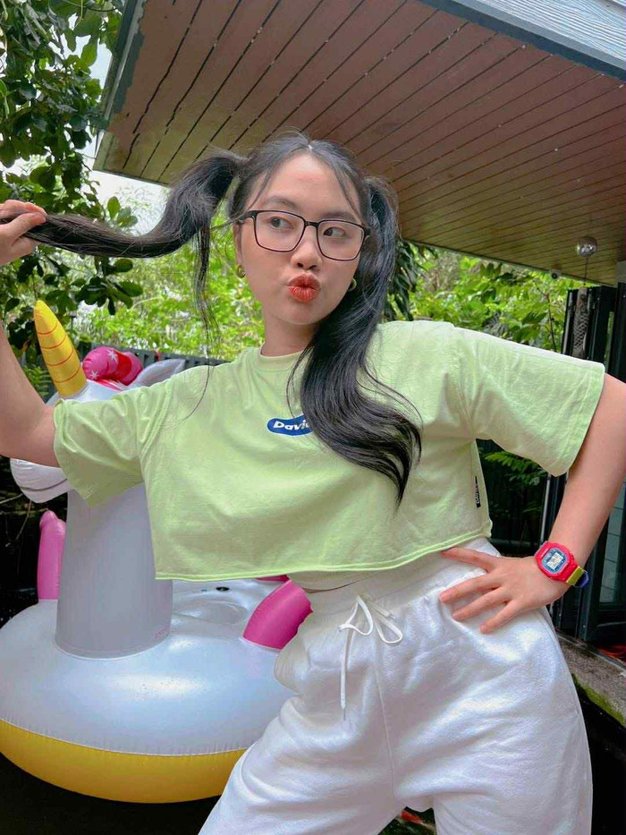 Phương Mỹ Chi lựa chọn đồng hồ Casio G-Shock DW-5600SMB-4. (Nguồn: FBNV)