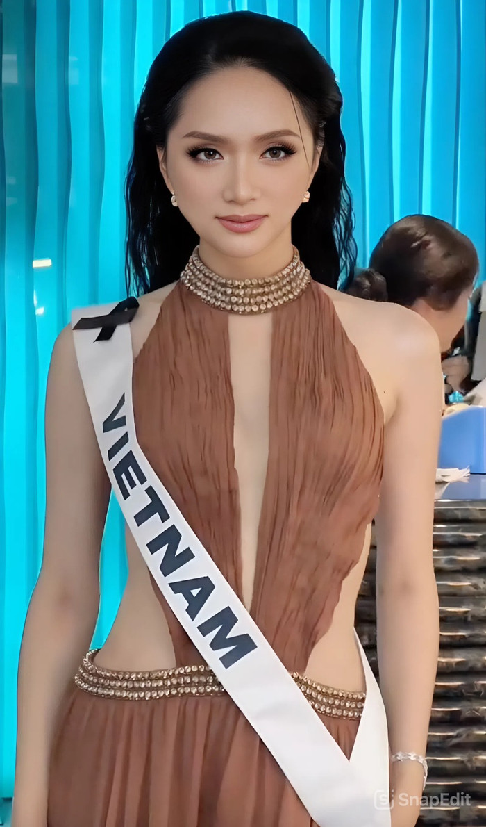 Không phụ kiện cầu kỳ, Hương Giang vẫn toả sáng trong buổi tối hôm nay (Ảnh: Chụp màn hình).