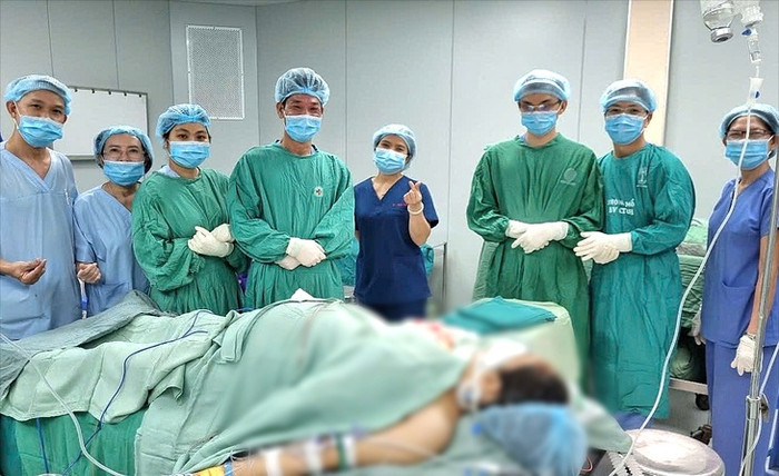 Ca phẫu thuật nối bàn tay đứt lìa cho sản phụ đã được diễn ra thành công. (Ảnh Sở Y tế TP.HCM cung cấp / Tuổi Trẻ Online)