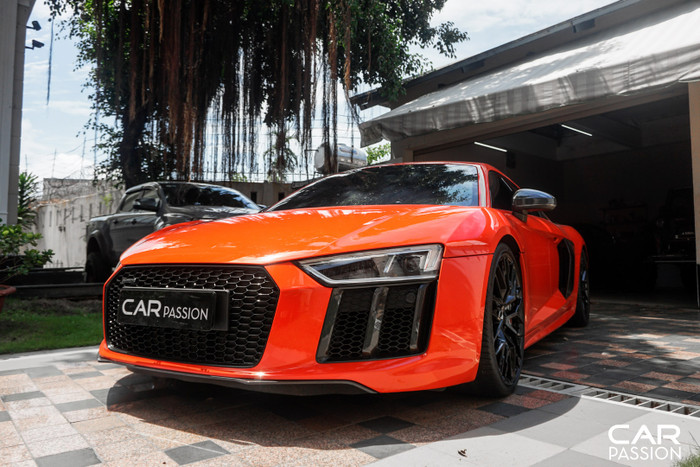 Chiếc xe 9 tỷ của ca sĩ Thủy Tiên là Audi R8 V10 Plus màu cam (Ảnh: Car Passion).