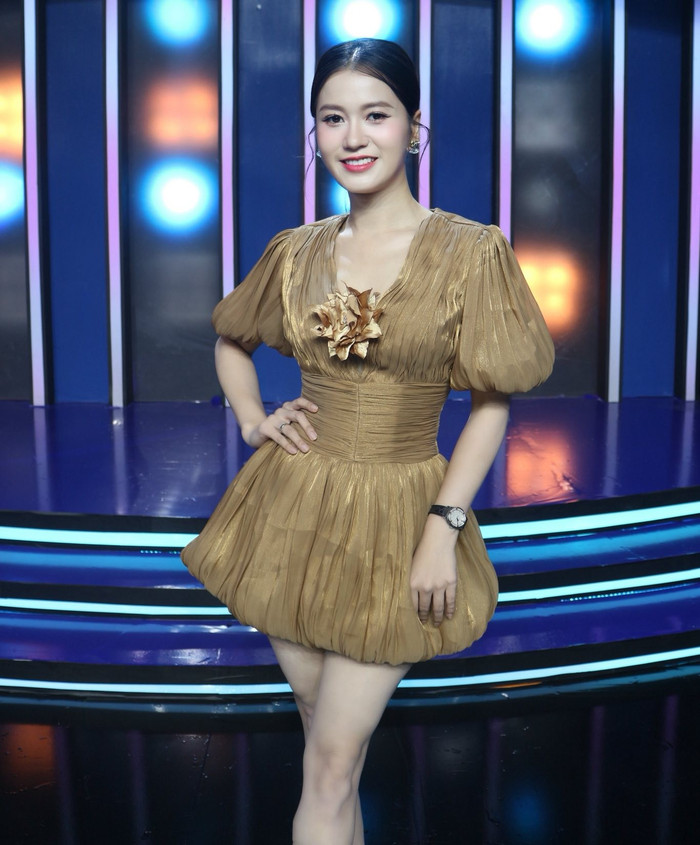 Lâm Vỹ Dạ lựa chọn chiếc xe máy 40 triệu làm quà. Ảnh: FBNV