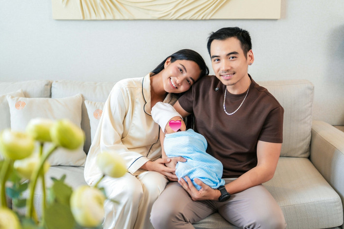 Chồng H'Hen Niê bày tỏ sự trân trọng, cũng như dành lời khen hết lời sau khi vợ sinh con. (Ảnh FBNV)