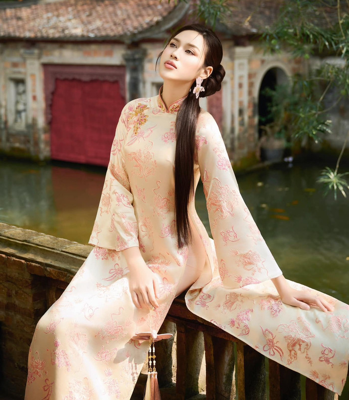 Đỗ Thị Hà sở hữu làn da mịn màng. Ảnh: FBNV