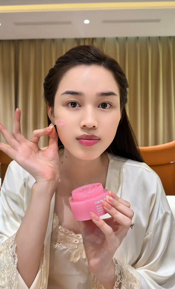 Đỗ Thị Hà sử dụng kem dưỡng 400 nghìn. Ảnh chụp màn hình