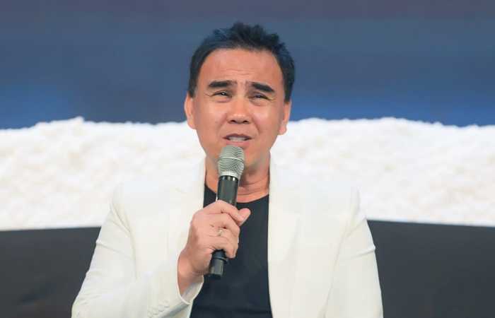 Thời gian gần đây, MC Quyền Linh liên tục trở thành tâm điểm bàn luận của cư dân mạng. 