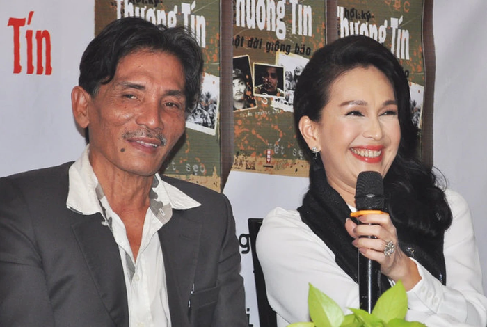 Thương Tín và Diễm My 6X tại một buổi ra mắt hồi ký cách đây nhiều năm.