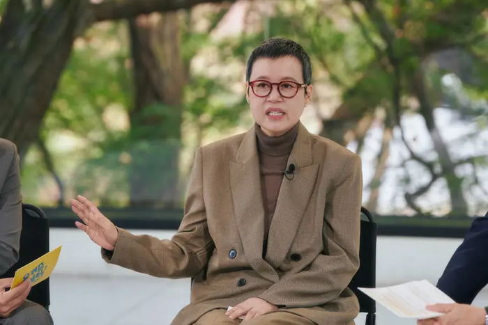 Nữ danh hài kiêm MC Park Mi Sun đang chống chọi với căn bệnh ung thư.