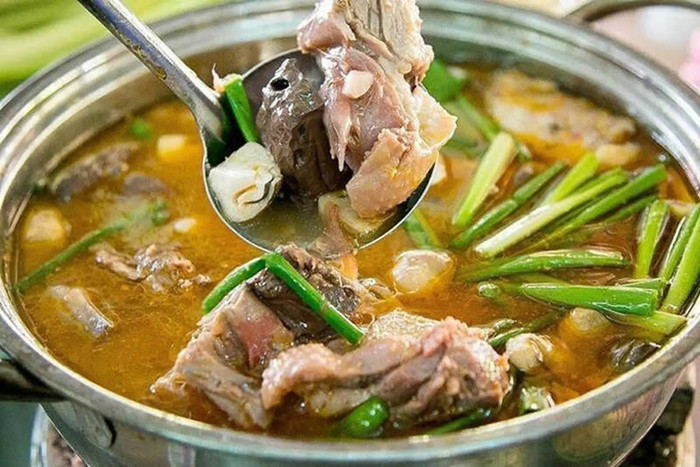 Món vịt nấu chao được xem là đặc sản miền Tây. (Ảnh minh họa từ Internet)