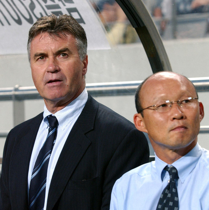 Mối lương duyên đặc biệt giữa ông Park Hang Seo và HLV Guus Hiddink. (Ảnh: AFC Asian Cup)