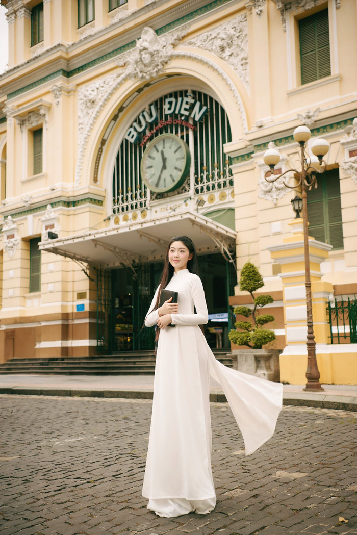 Lọ Lem ngày càng chứng minh sức hút của mình bởi vẻ đẹp trong trẻo, mộc mạc (Ảnh: FBNV).