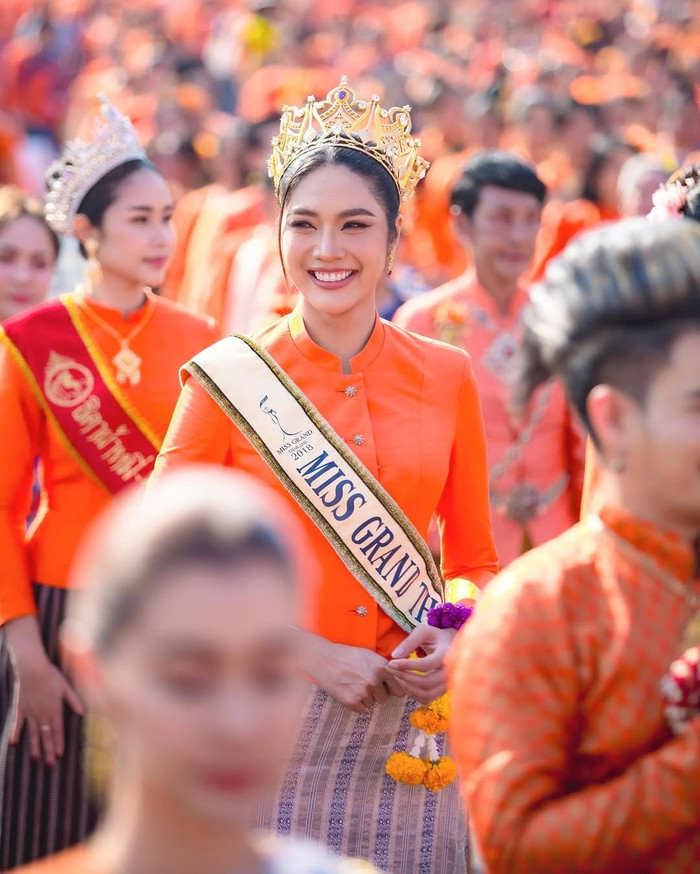 Namoey Chanapan có xuất thân từ nhà nông, được netizen gọi là 'hoa hậu nghèo nhất showbiz Thái Lan'.