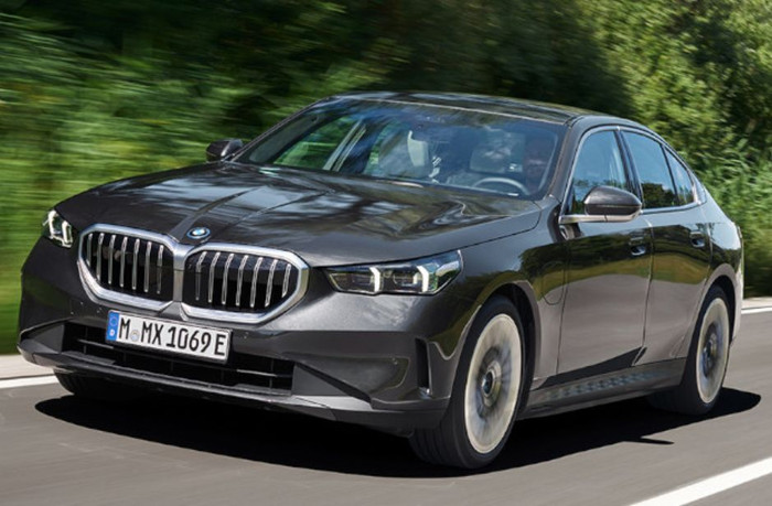 Chiếc xe 3 tỷ của Nhã Phương.