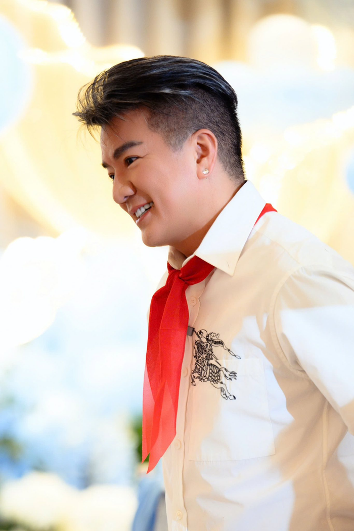 Hình ảnh Đàm Vĩnh Hưng hiện tại phản ánh rõ một người nghệ sĩ đã đi qua đầy đủ thăng trầm của cuộc sống. 