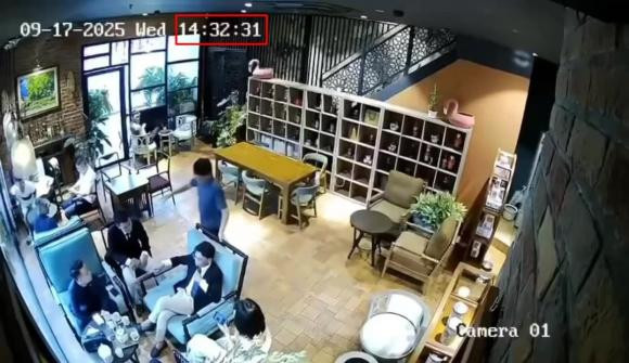 Thời điểm 'Tổng tài' Nguyễn Văn Thiên yêu cầu gặp chủ quán là 14h32 phút.