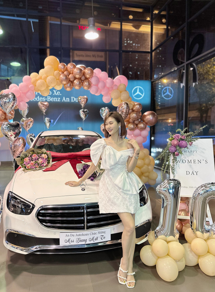 Chiếc xe 2,3 tỷ của Hương Giang Ảnh 1