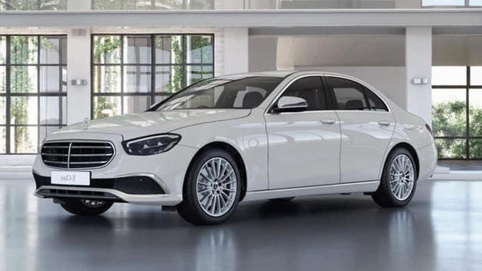 Chiếc xe 2,3 tỷ của Hương Giang.