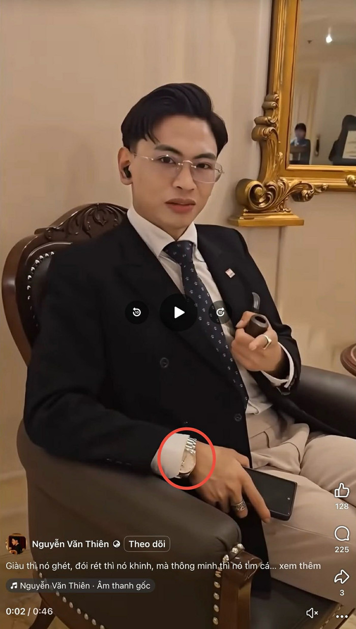 Chiếc đồng hồ 7 triệu mà 'tổng tài' Nguyễn Văn Thiên đang sử dụng. Ảnh chụp màn hình