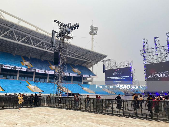 Khu vực đứng rộng rãi, đảm bảo trải nghiệm cho khán giả theo dõi liveshow của Mỹ Tâm.