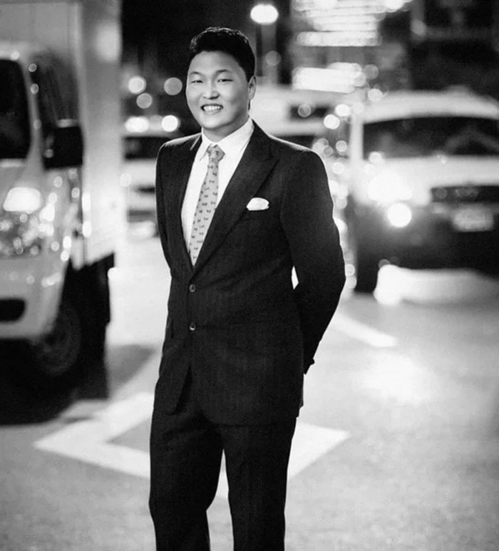 Nam ca sĩ hàng đầu showbiz bị cảnh sát khám xét công ty, tịch thu điện thoại Ảnh 1