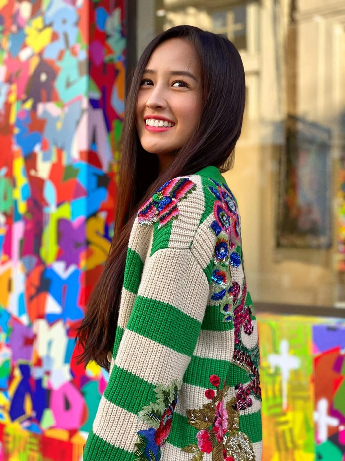 Mai Phương Thúy tin dùng mẫu điện thoại 8 triệu. Ảnh: IGNV