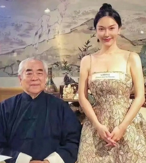 Nam nghệ sĩ 82 tuổi có con với vợ mới, 'gây sốc' khi tuyên bố từ mặt con gái ruột Ảnh 1