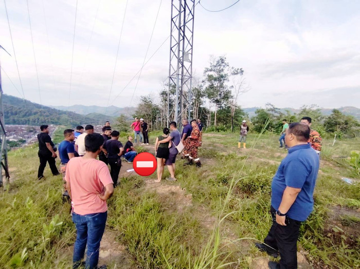 Con trai đi học mãi không về, mẹ ruột gục ngã sau khi tìm thấy Ảnh 1