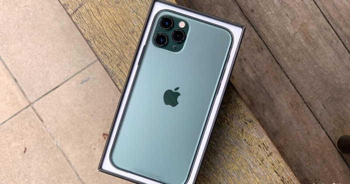 Chiếc điện thoại 9 triệu của Nhã Phương.