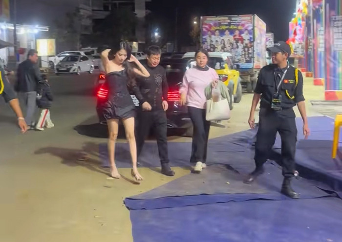 Xôn xao thái độ thờ ơ của khán giả khi Nam Em đi hát hội chợ Ảnh 2