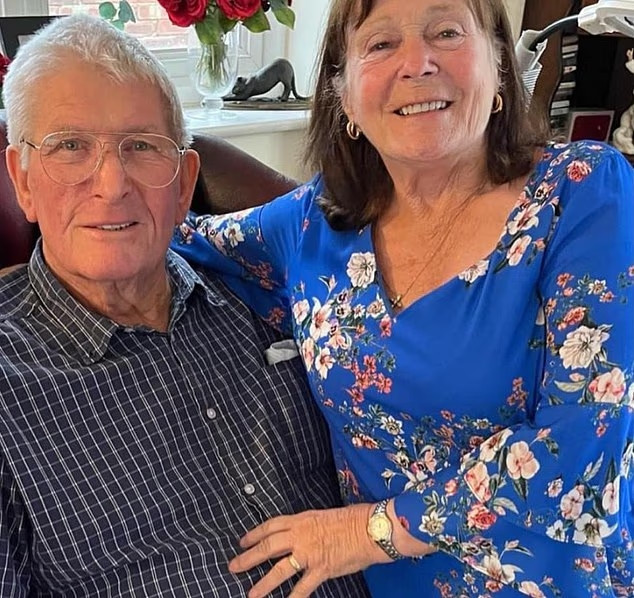 Cụ ông 86 tuổi bị phạt hơn 8 triệu đồng vì một hành động trong lúc dạo phố, vợ con bức xúc Ảnh 3