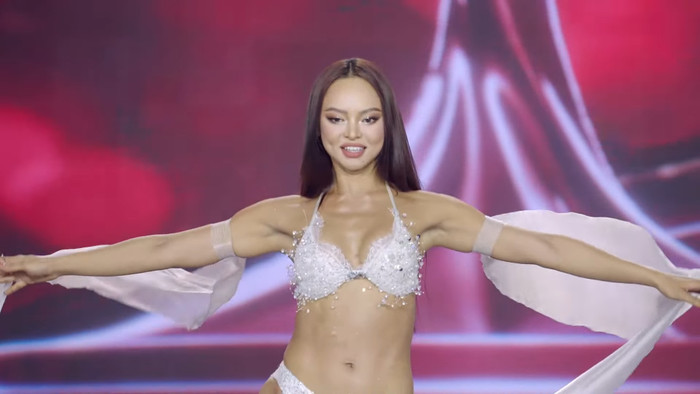 Đại diện Việt Nam được gọi tên trong top 12 Miss Charm