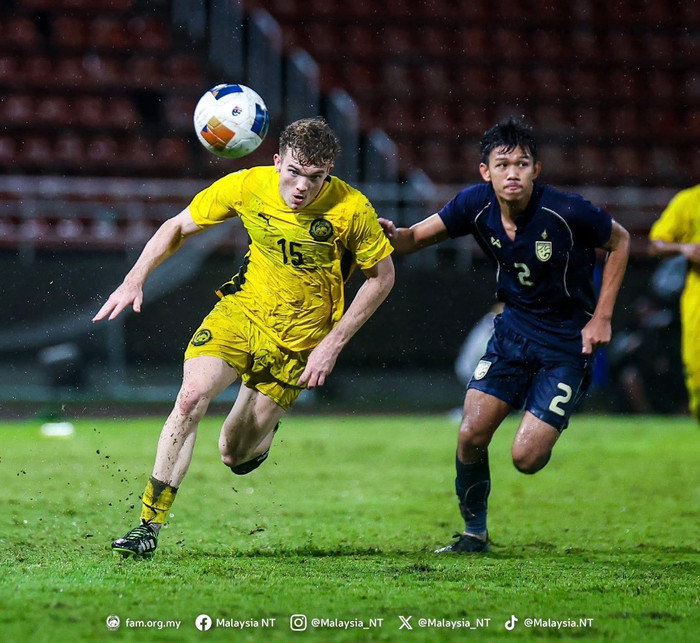 Malaysia được dự báo sẽ ‘lột xác’ ở bán kết, và đội bóng trở về từ cửa tử là mối đe dọa cho mọi đối thủ, đặc biệt có Tierney (áo vàng). Ảnh: FAM