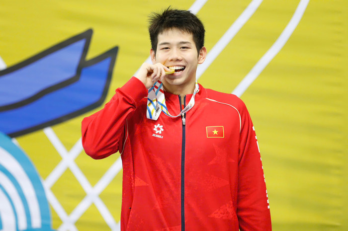 Lần thứ ba tham dự SEA Games, Nguyễn Quang Thuấn cuối cùng đã chạm tay vào tấm HCV. Ảnh: Lê Phong