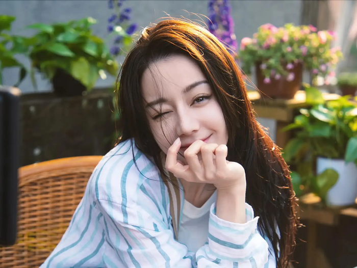 Địch Lệ Nhiệt Ba nói lời tạm biệt sau khi bộ phim Kiêu Khởi Thanh Nhưỡng đóng máy.