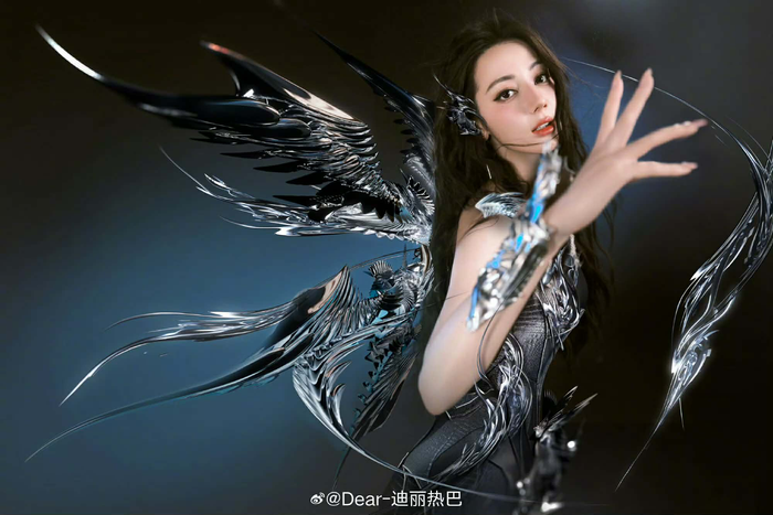 Tạo hình của Địch Lệ Nhiệt Ba trong Kiêu Khởi Thanh Nhưỡng.