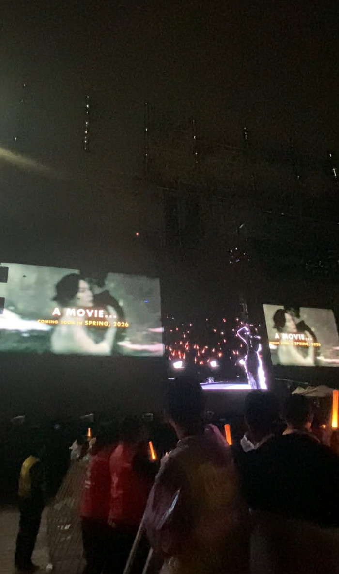 Trực tiếp live concert của Mỹ Tâm tại Hà Nội: Mỹ Tâm công bố ra mắt phim năm 2026 Ảnh 1