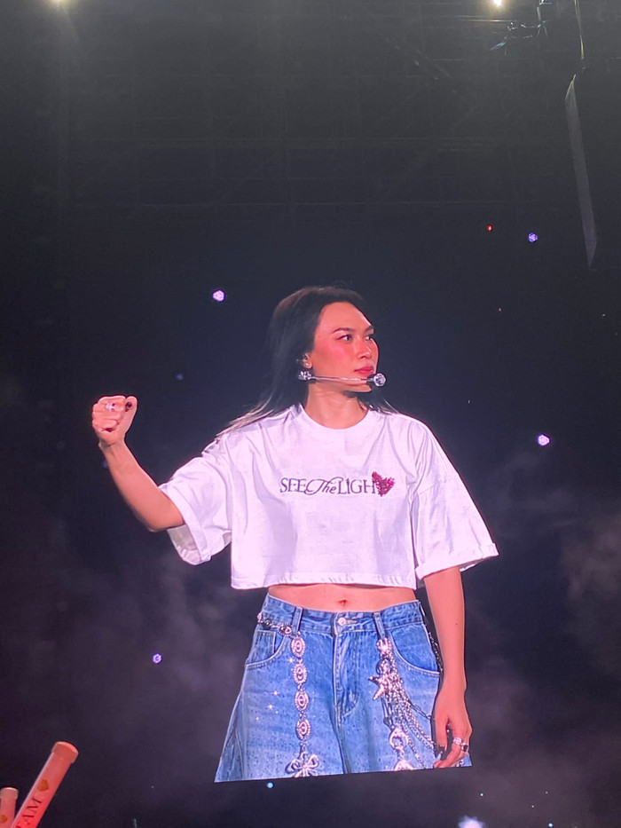 Trực tiếp live concert của Mỹ Tâm tại Hà Nội: 'Hoạ mi tóc nâu' thăng hoa, hát đến 0h vẫn sung như lúc mở màn! Ảnh 1