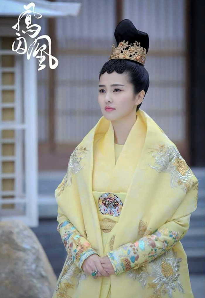 Tham gia với vai phụ trong dự án cổ trang quy mô lớn, Bạch Lộc dần được chú ý nhờ tạo hình sáng và lối diễn tự nhiên.