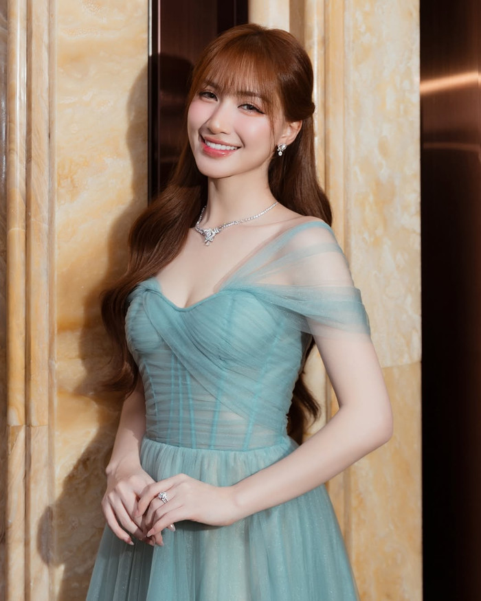 Hòa Minzy chia sẻ bí quyết trị mụn giảm thâm trị giá 100 nghìn đồng. Ảnh: IGNV